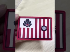 Pabrik Custom 3D Soft PVC Silicon Karet Pakaian Merek Logo Label Badge untuk Pakaian Label Penggunaan