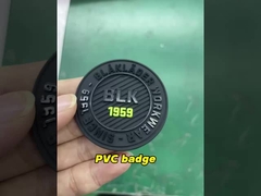 Pabrik Custom 3D Soft PVC Silicon Karet Pakaian Merek Logo Label Badge untuk Pakaian Label Penggunaan