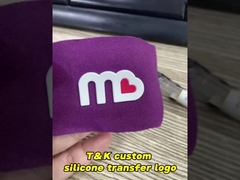 Ukuran yang dapat disesuaikan Silikon Transfer Panas Lembut 3D Silikon Patch Washable Silikon Patch Untuk Pakaian
