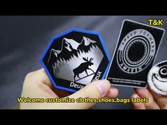 Perhiasan dan label tenunan