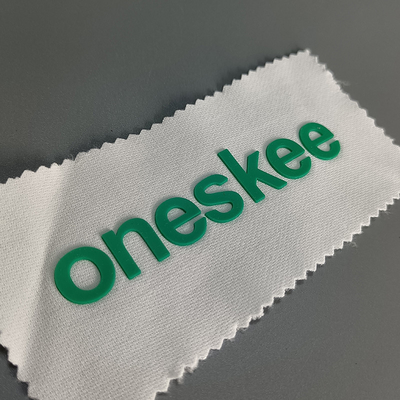 Custom Luxury Clothing 3D Logo Silikon Densitas Tinggi Besi Lembut Di Transfer Panas Patch Untuk T-Shirt