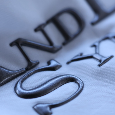 Percetakan Label 3D Desain Khusus TPU Lembut 3D TPU Dipotong Transfer Panas Dipotong Logo Khusus Chrome TPU Patches