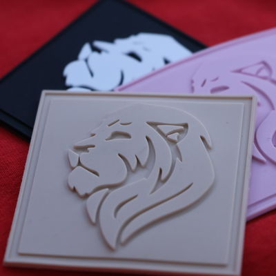 Stempel Pakaian Silikon Fleksibel - Tahan Panas Berbentuk Kustom untuk Label Pakaian