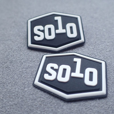 Label Pakaian Karet Silikon Lembut 3D Hitam